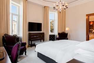 Отель Grand Hotel Kempinski Vilnius Вильнюс Люкс «Гранд»-1